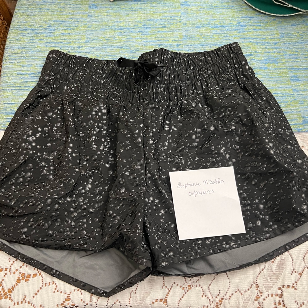Medium ZYIA bubble shorts